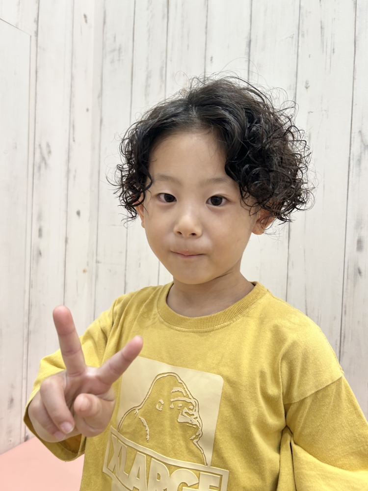 こどもの髪型　ツーブロスパイラル