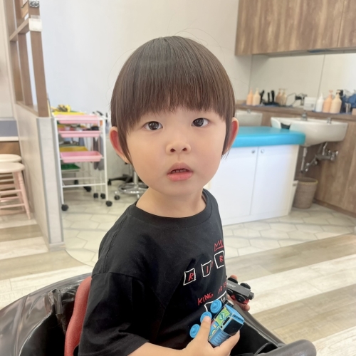 こどもの髪型　みみかけ丸っこショート