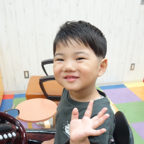 子供の髪型　ツーブロック