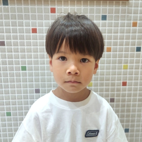 こどもの髪型　ナチュラルツーブロック