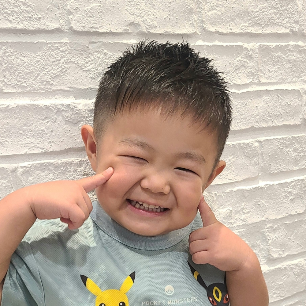 こどもの髪型　刈り上げショート