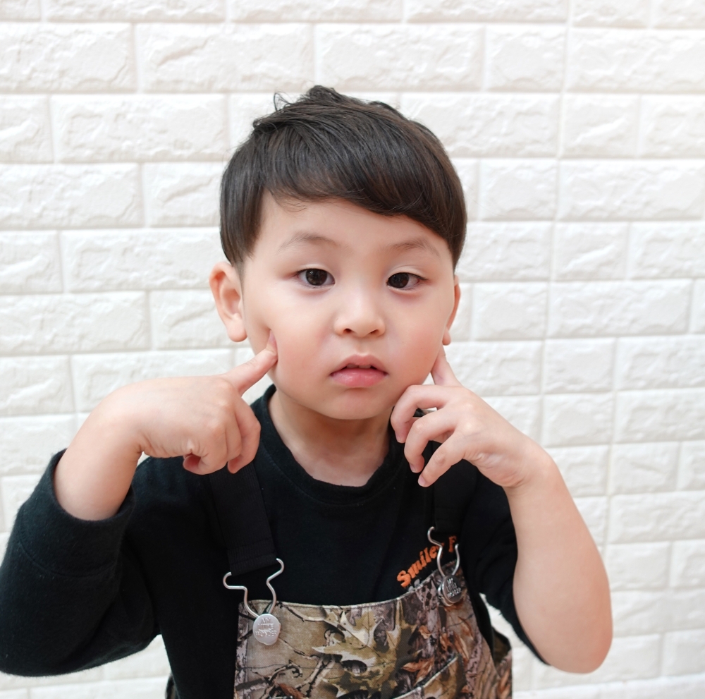 子どもの髪型　キュートツーブロ