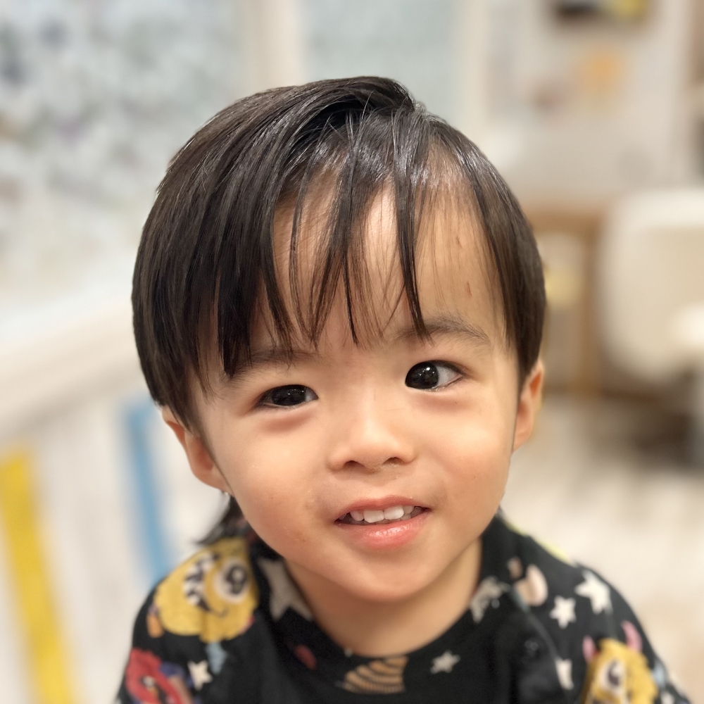 子どもの髪型　ツーブロマッシュウルフ