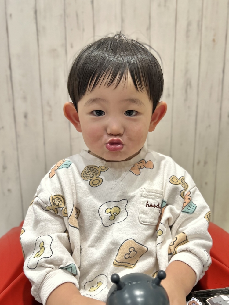 こどもの髪型　ナチュラルショート