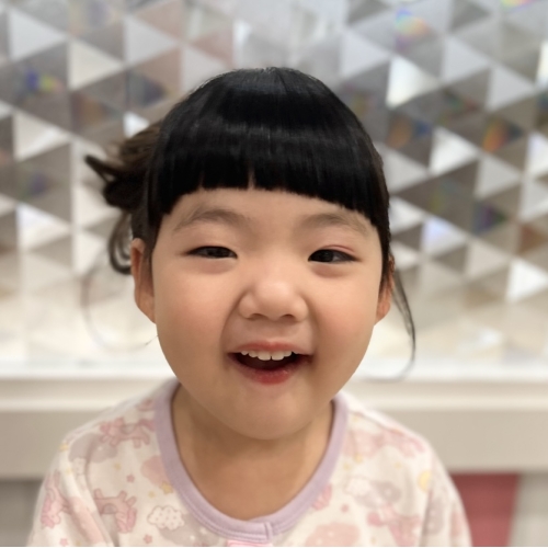 子どもの髪型　ふんわりサイドアップスタイル