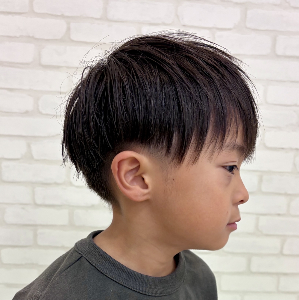 こどもの髪型　前下がりマッシュ