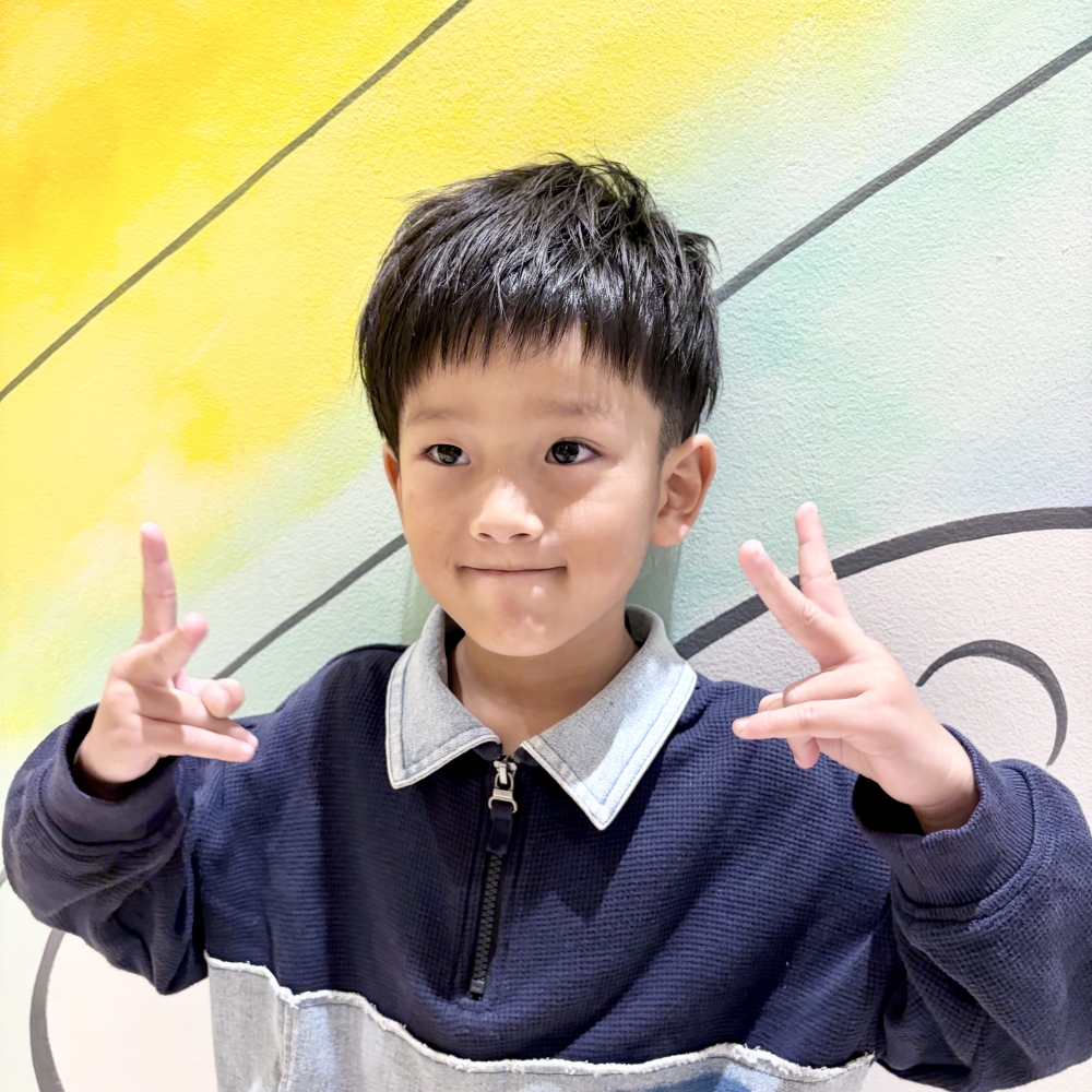 子どもの髪型　アシメショート