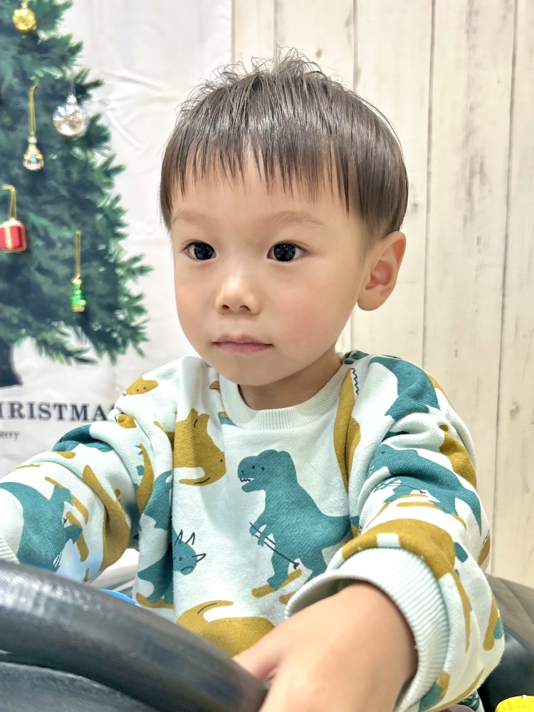 こどもの髪型　ナチュラルツーブロ