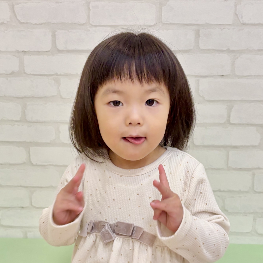 こどもの髪型　ミディアムボブ