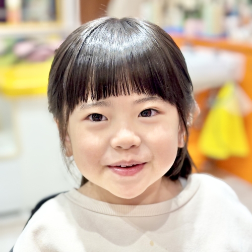 子どもの髪型　ラウンドぱっつん